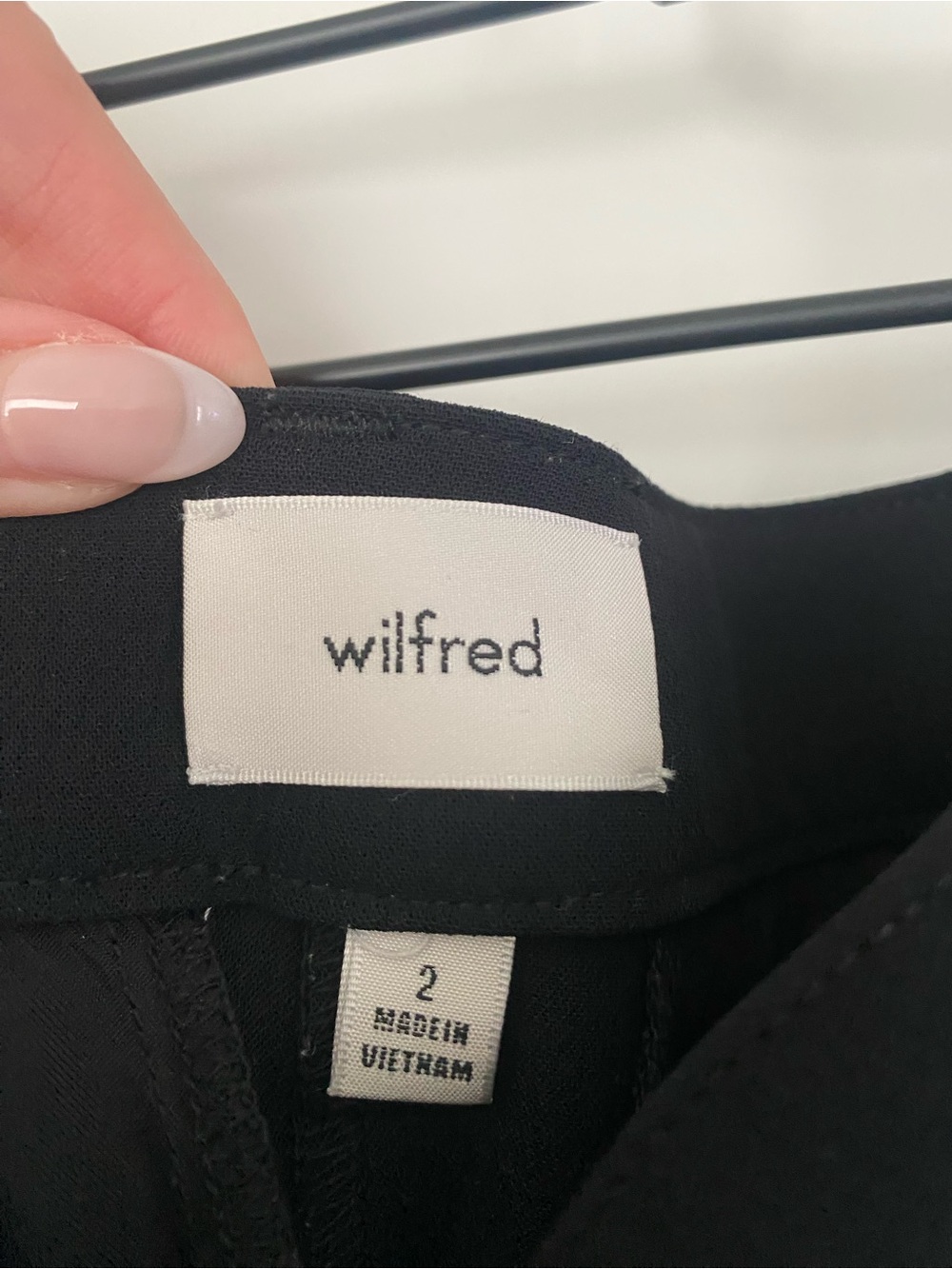 Aritzia Wilfred Black Cargo Jogger Pants - Picture 3 of 3